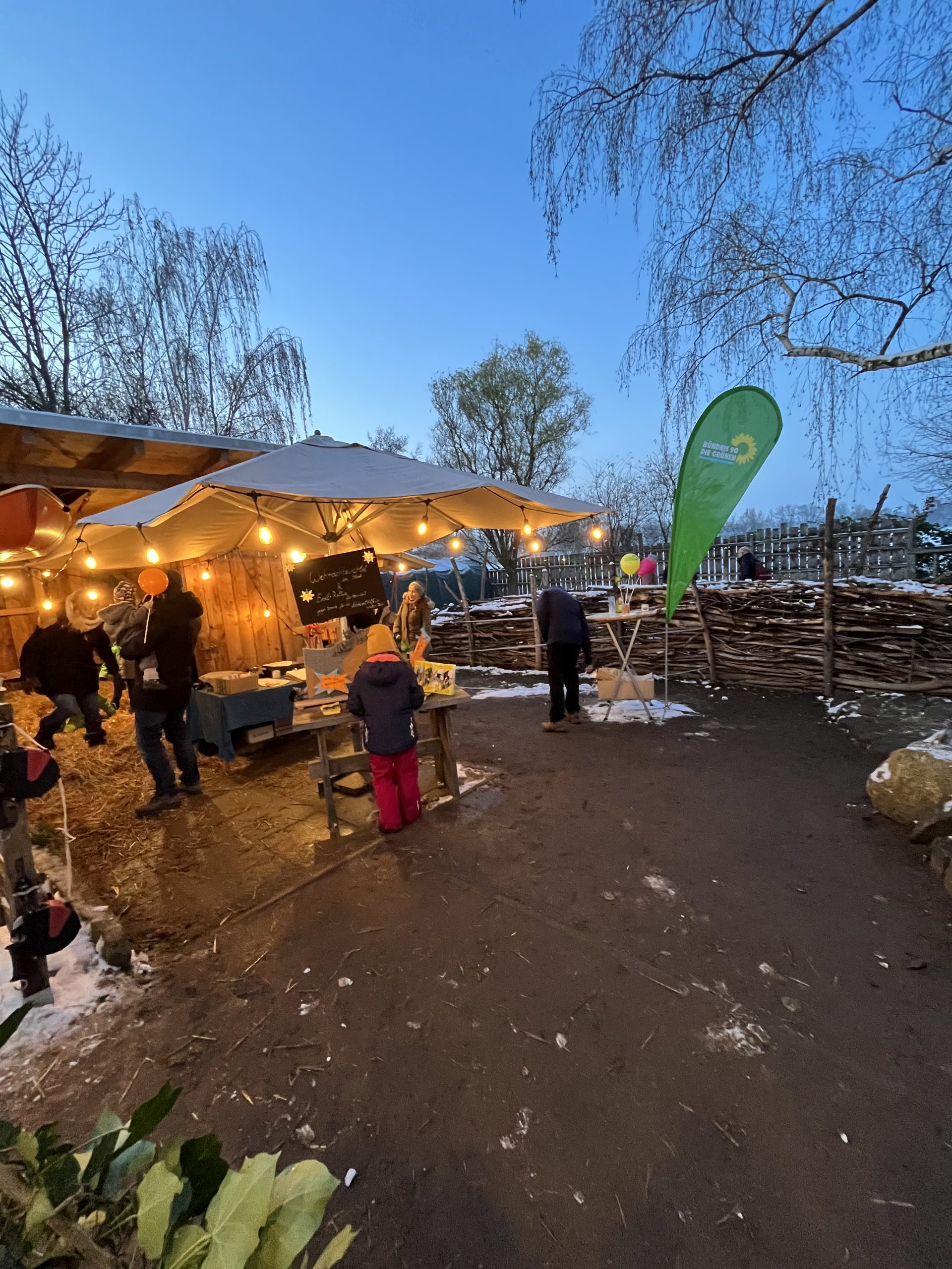 Kinderaktionen und Mitmachstände auf dem Adventsmarkt